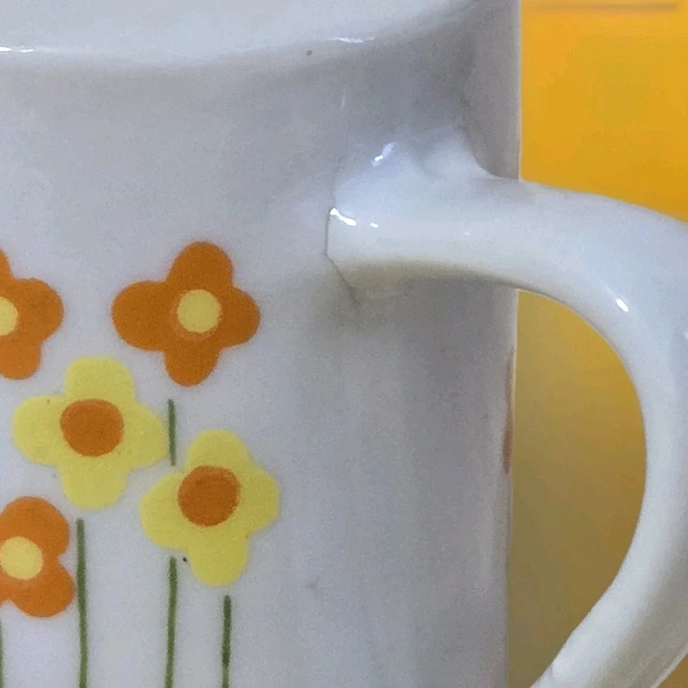 Vintage Salt & Pepper Shakers Japan Takahashi Orange Yellow Flower Daisy MCM ECU